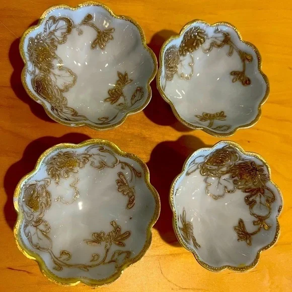 ANTIQUE 1910-1915 Hand-painted Gilded Nagoya SNB Nippon 3-toed Sauce Bowls (4) - Picture 4 of 6